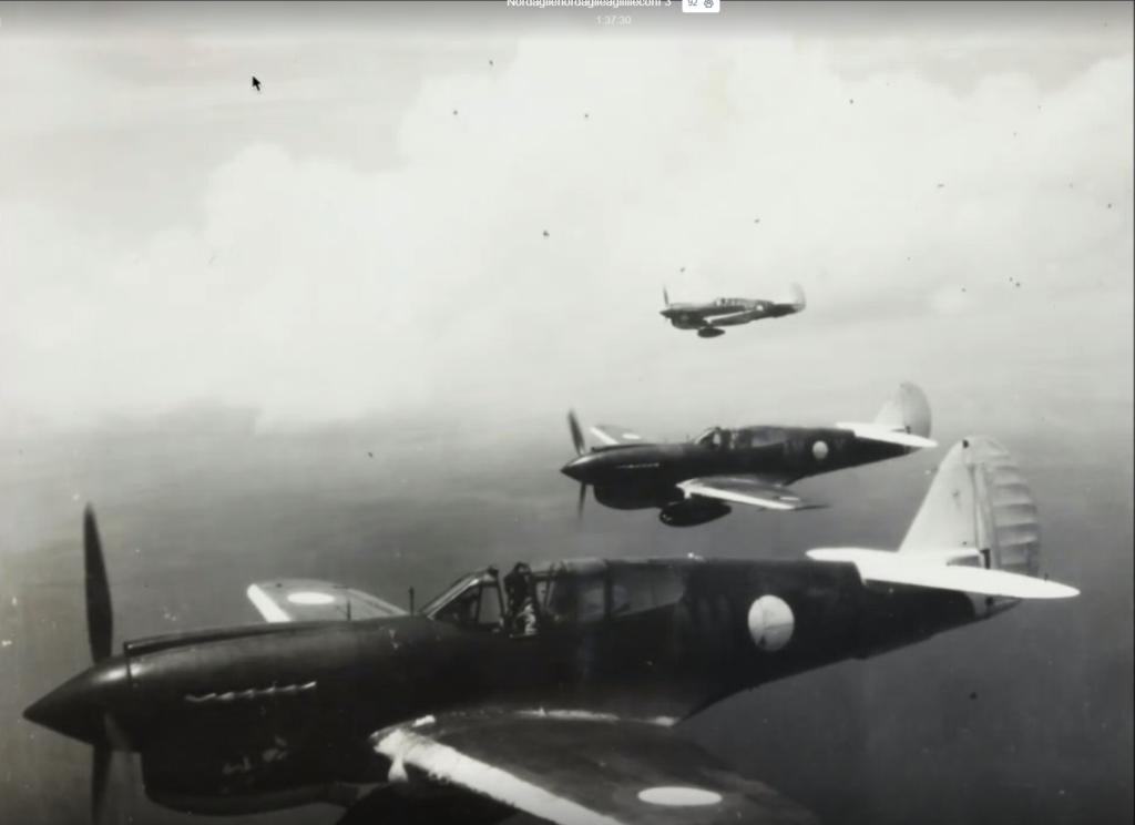 photo en noir et blanc d'avions